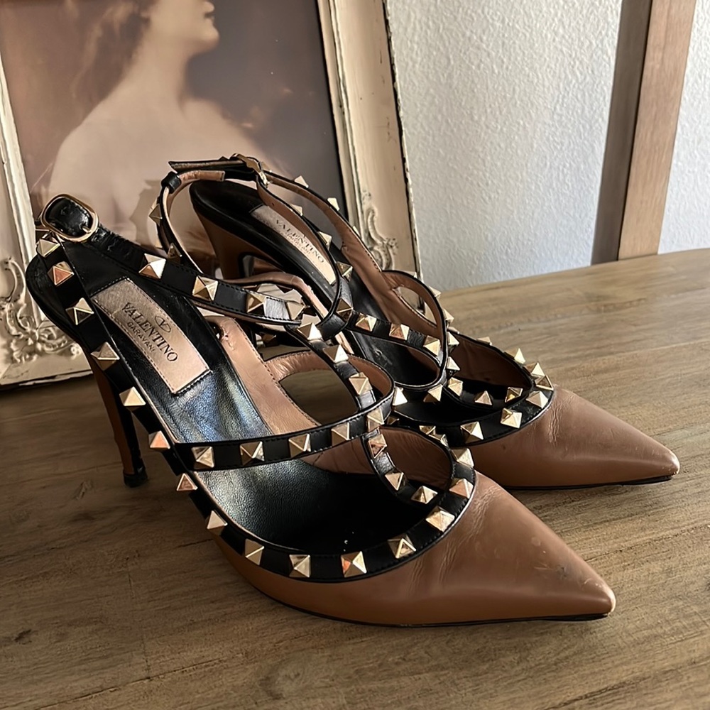 Women’s Valentino Garavani Rockstud Cage Leather Pumps with Studs